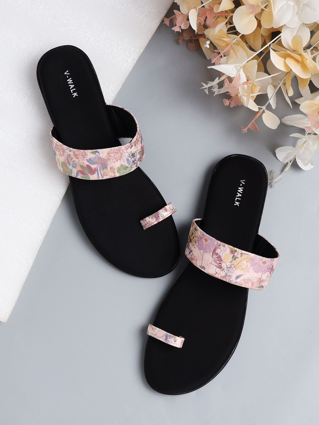 V-WALK Women Printed One Toe Flats-picture-11