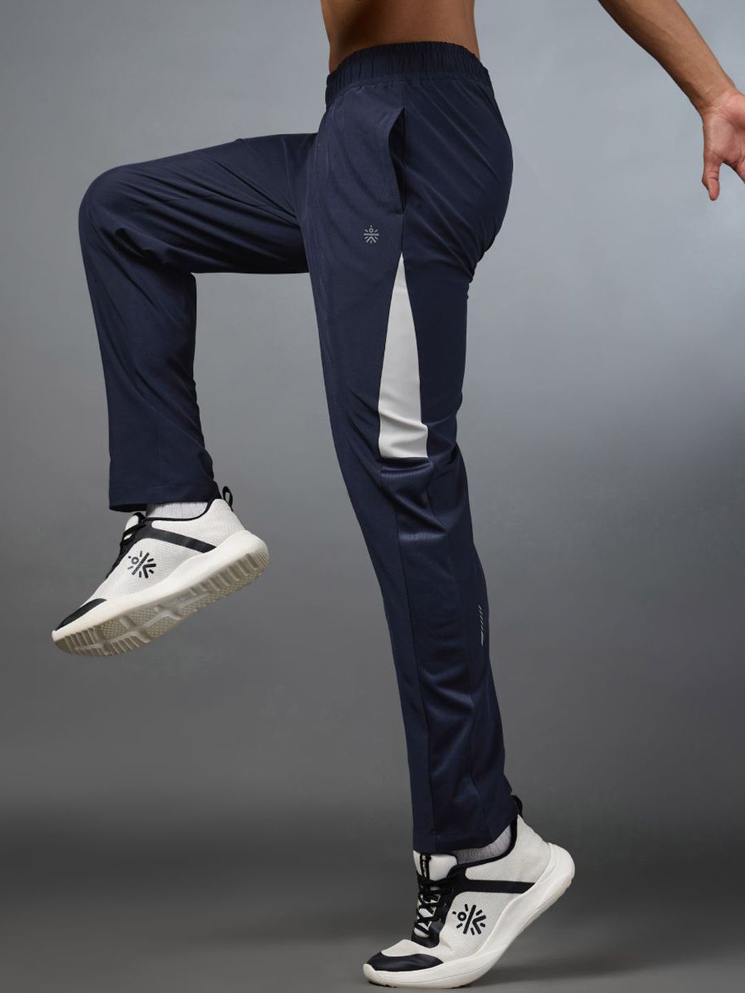 CULT Men Run Booster Trackpants-picture-38