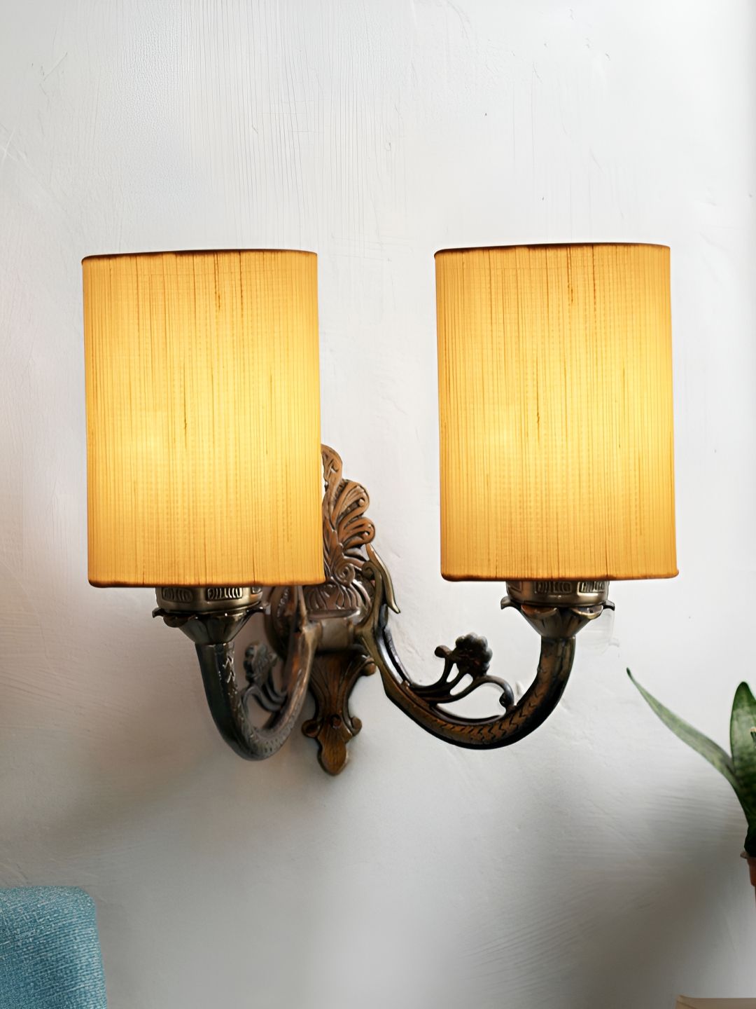 Aura Off White & Black Metal Traditional Abstract Shaped Shaped Wall Lamp-picture-40