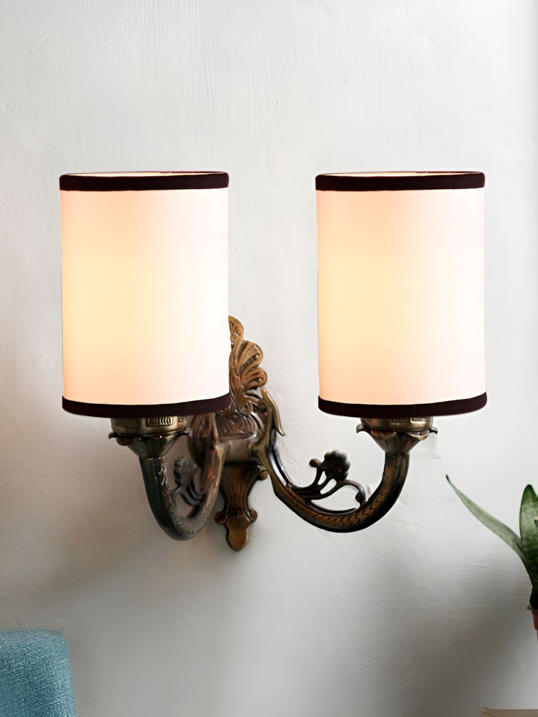 Aura White Metal Traditional Cylinder Shaped Wall Lamp-picture-39