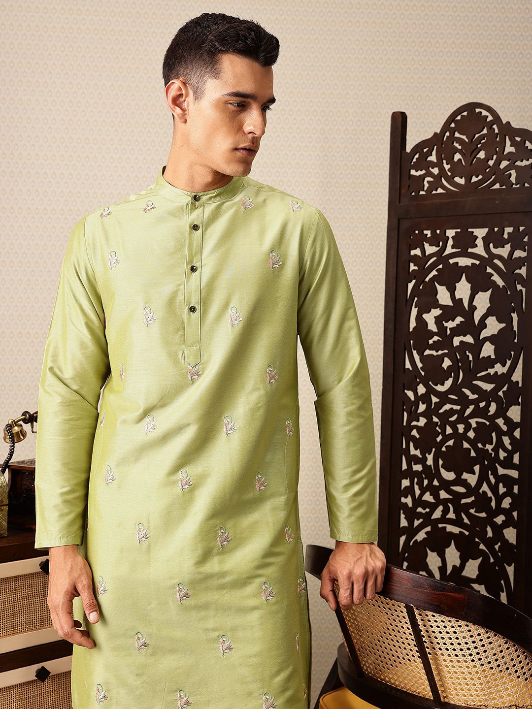 House of Pataudi Floral Embroidered Band Collar Thread Work Jashn Kurta-picture-20