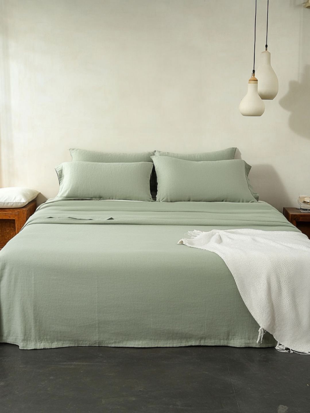 Zenalyaa Green 400 TC King Bedsheet with 2 Pillow Covers-image-43