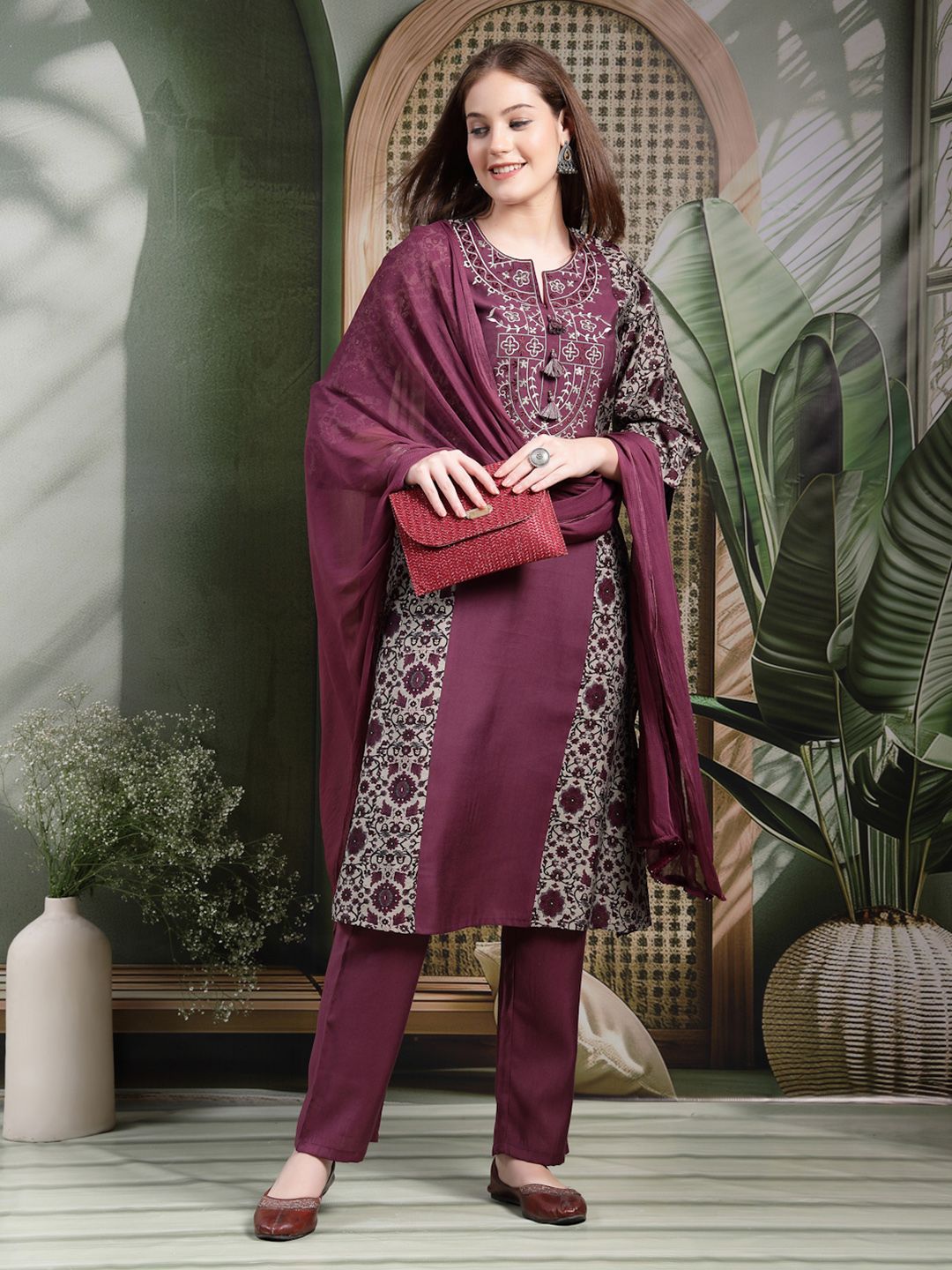 Nayam By Lakshita Women Floral Embroidered Regular Thread Work Kurta with Trousers & With Dupatta