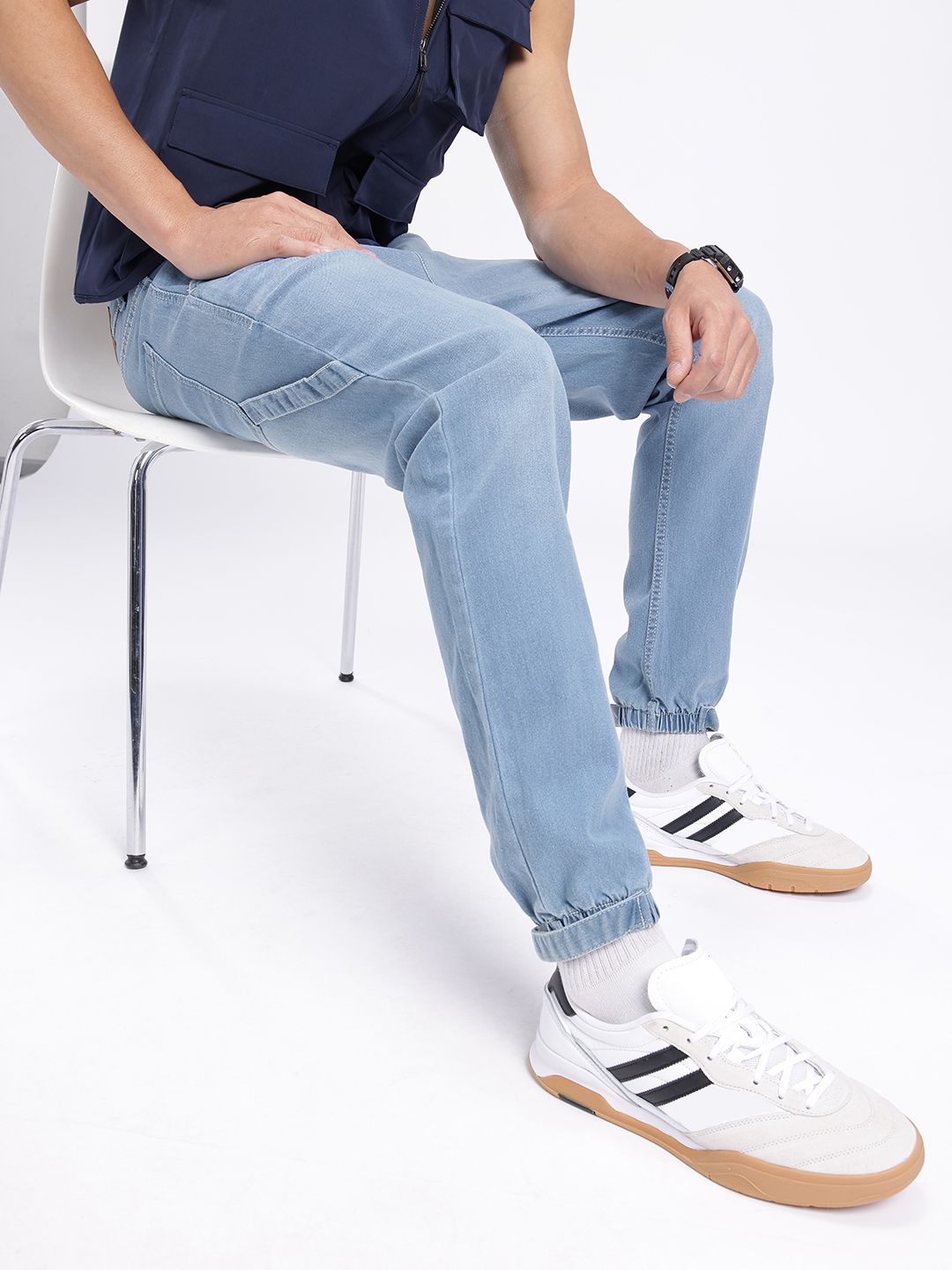 glitchez Men Relaxed Fit Light Fade Stretchable Jogger Jeans-picture-38