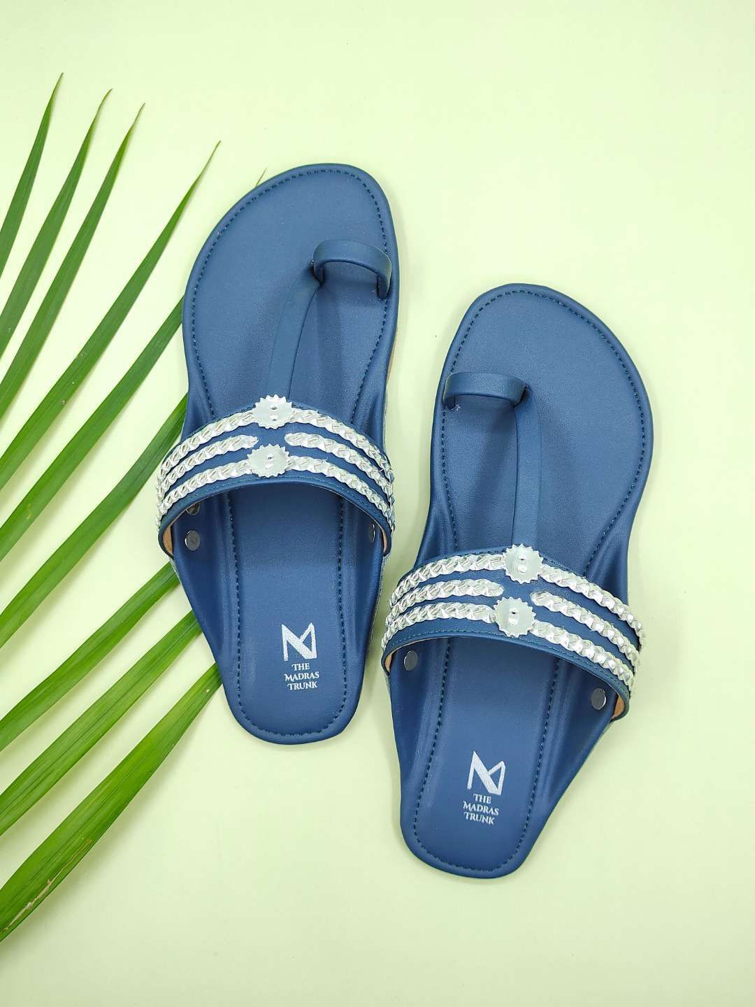 THE MADRAS TRUNK Women Striped One Toe Flats with Bows-picture-10