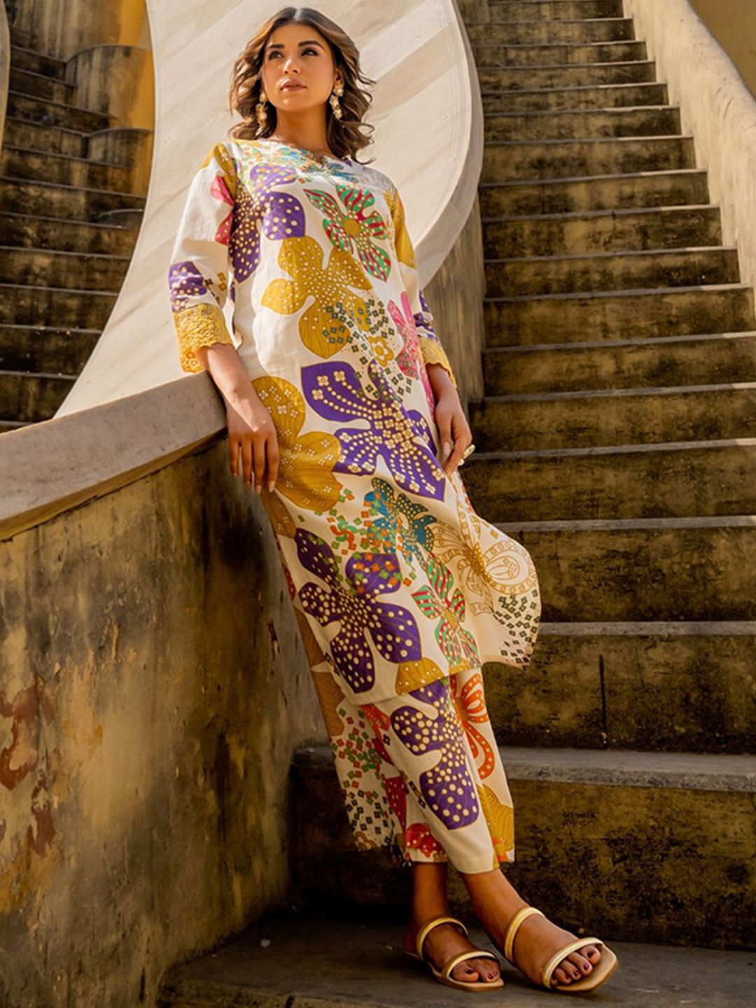 Women Floral Embroidered Yellow V-Neck pure cotton kurta with trouser