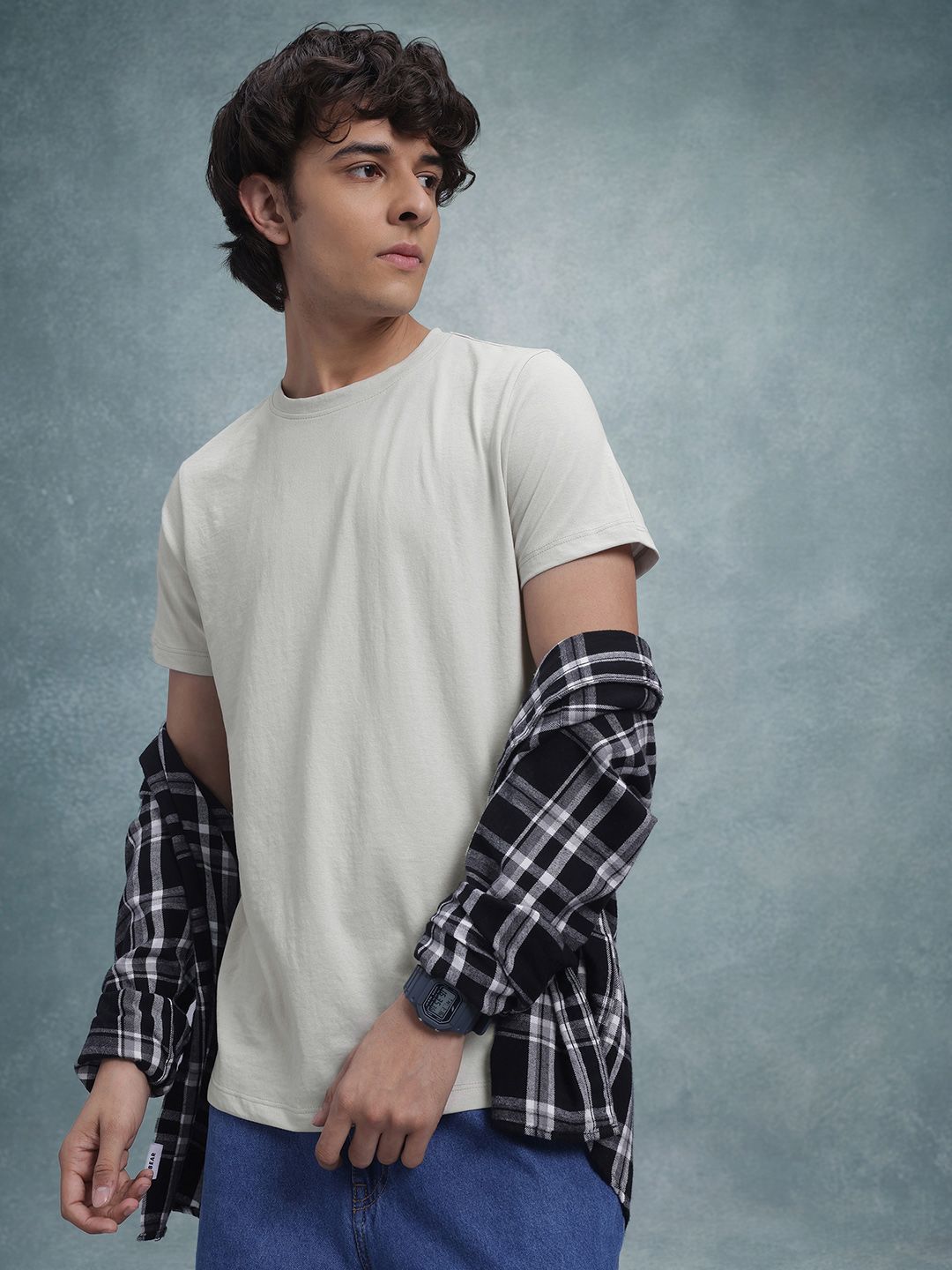 The Roadster Lifestyle Co. Solid T-shirt with Graphic Print Detail-image-24