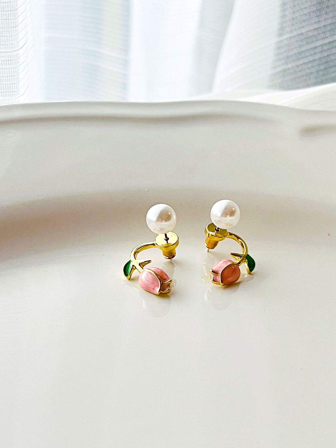 PolluxCraft Korean Gold-Plated Zircon Studded Contemporary Shaped Studs-picture-35