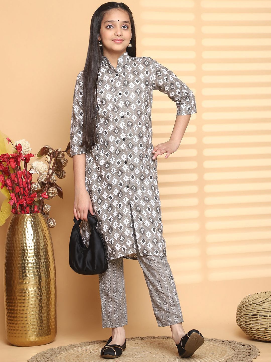 Vetrokart Girls Printed Regular Kurta with Pyjamas-picture-40
