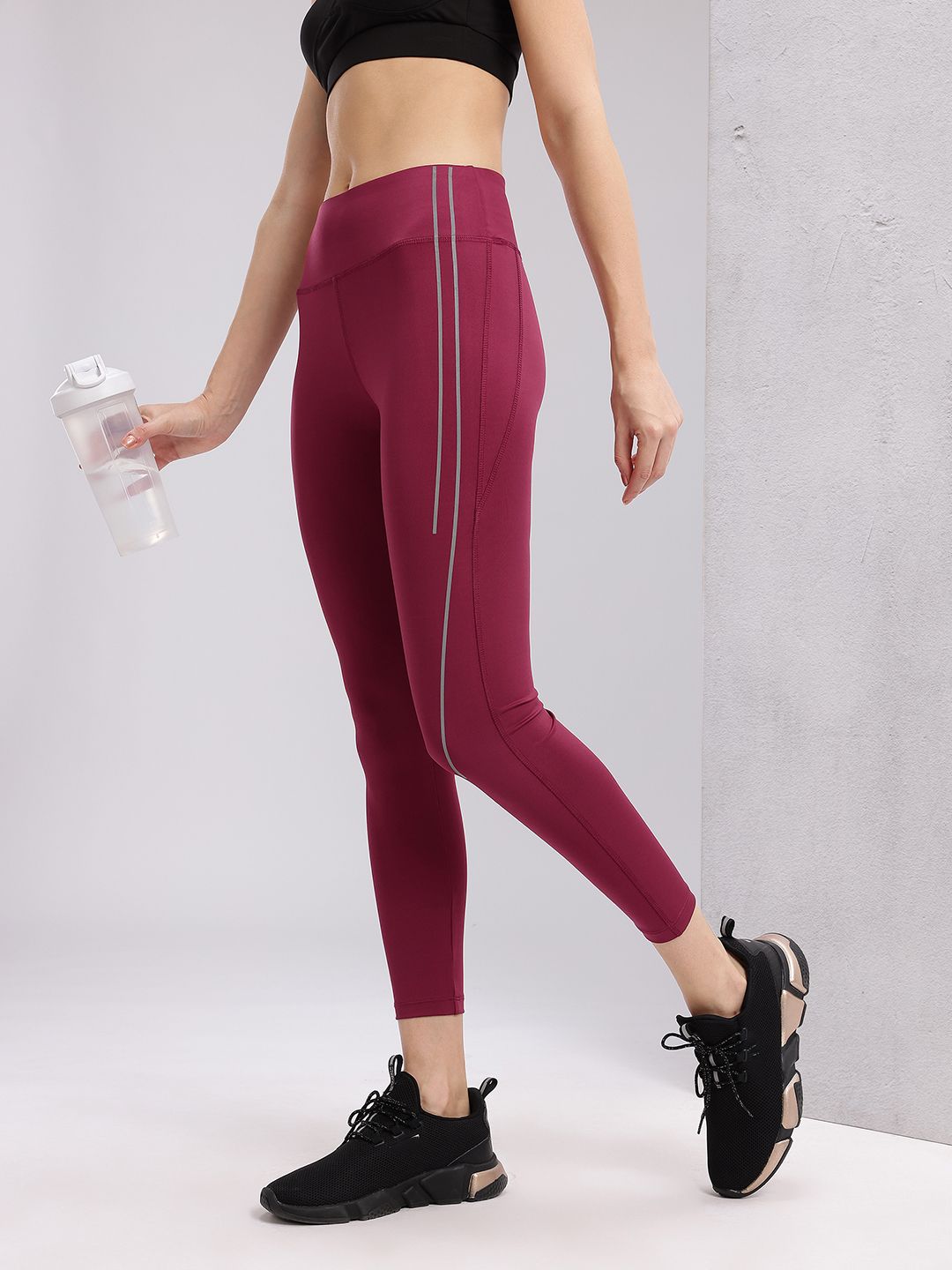 HRX by Hrithik Roshan Women Mid-Rise Cropped Rapid-Dry Training Tights with Side Stripes-image-32
