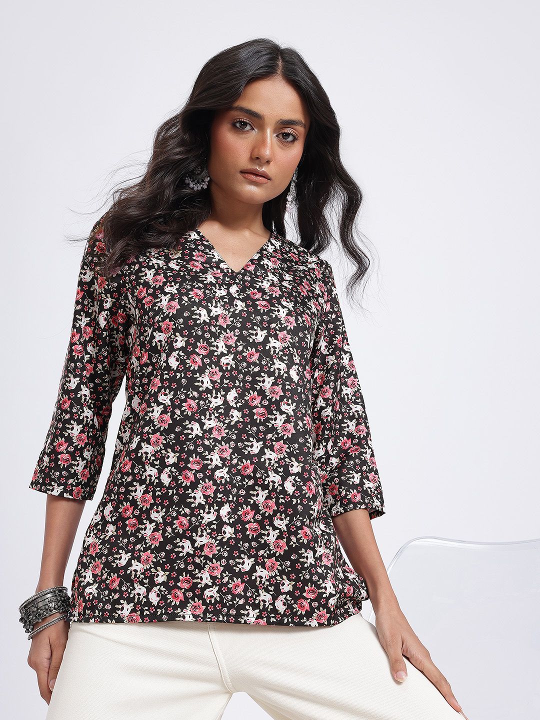 HERE&NOW Floral Print V-Neck Kurti-picture-31