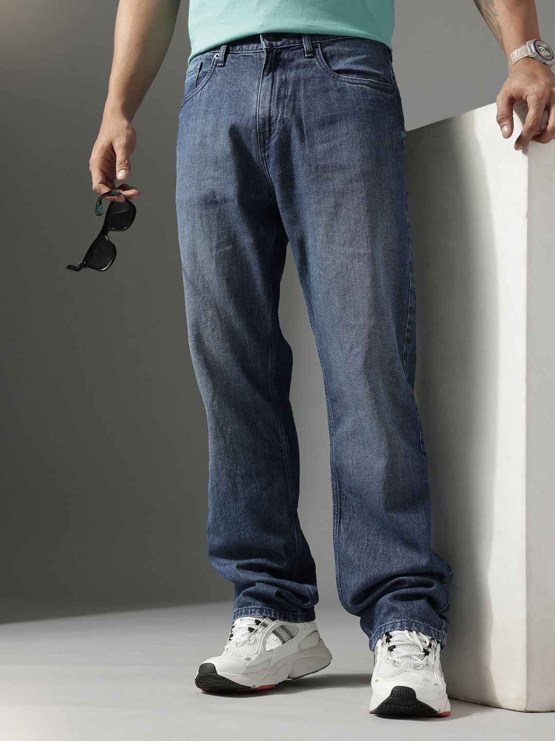 FCUK Men Pure Cotton Relaxed Fit Light Fade Jeans-picture-11