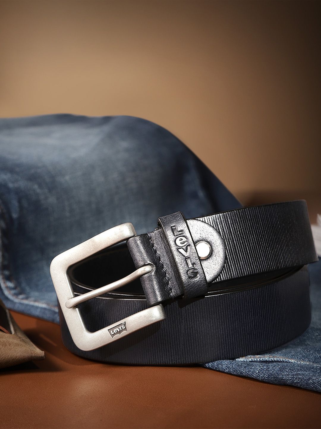 Levis Men Textured Leather Belt-image-12