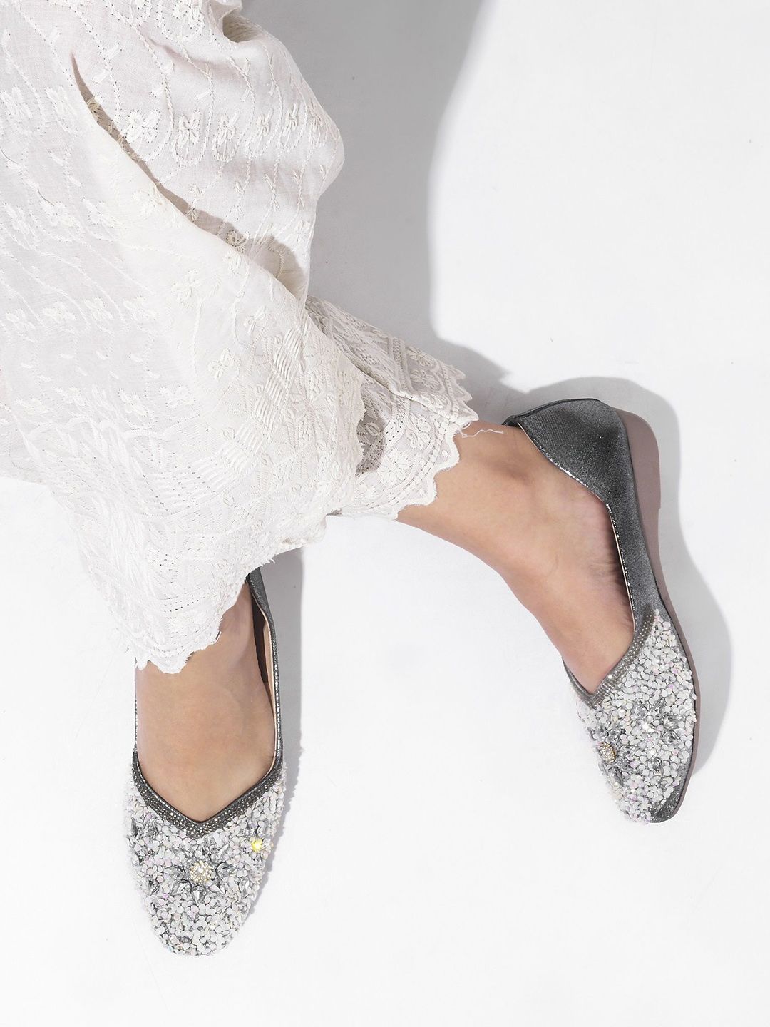 TRYME Women Embellished Ethnic Open Toe Flats-picture-22