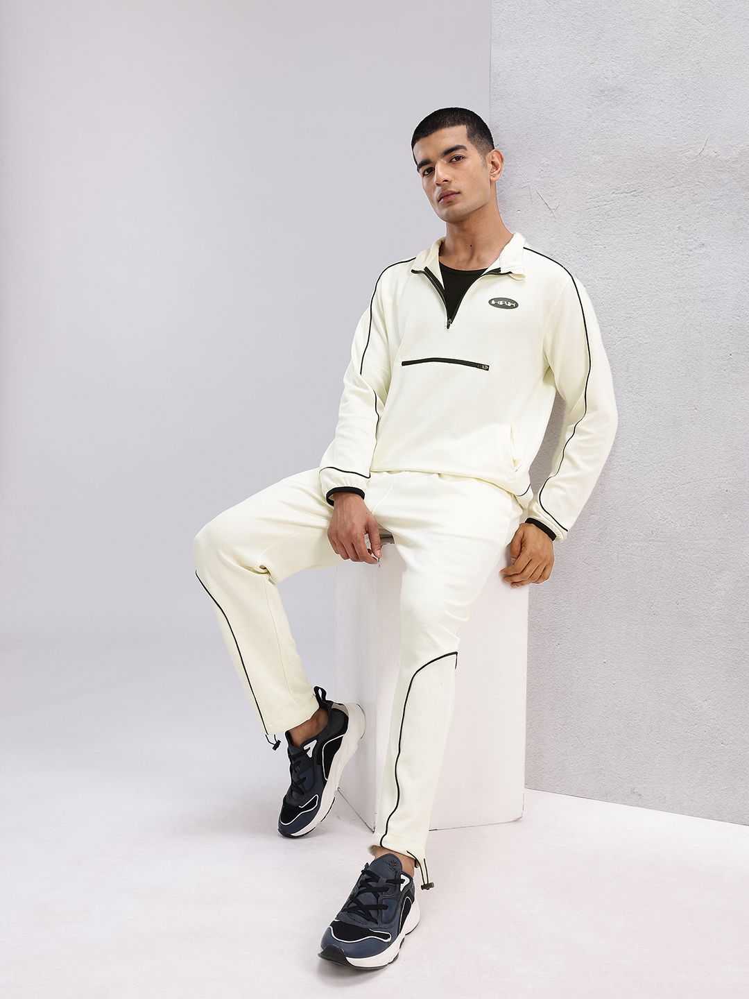 HRX by Hrithik Roshan Men Contrast Trim Lifestyle Tracksuit-picture-18