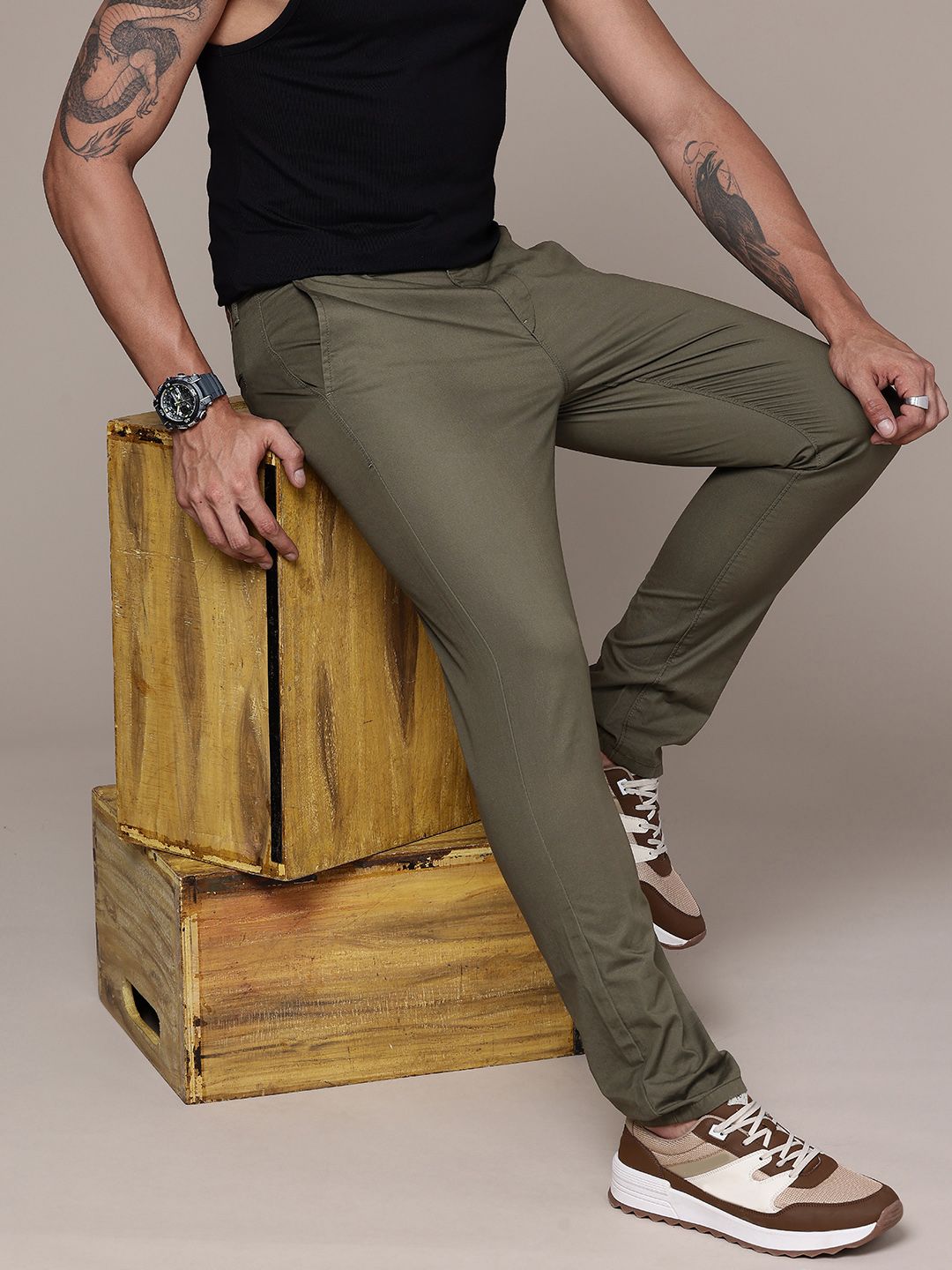 Roadster Men Relaxed Pure Cotton Chinos Trousers-picture-38