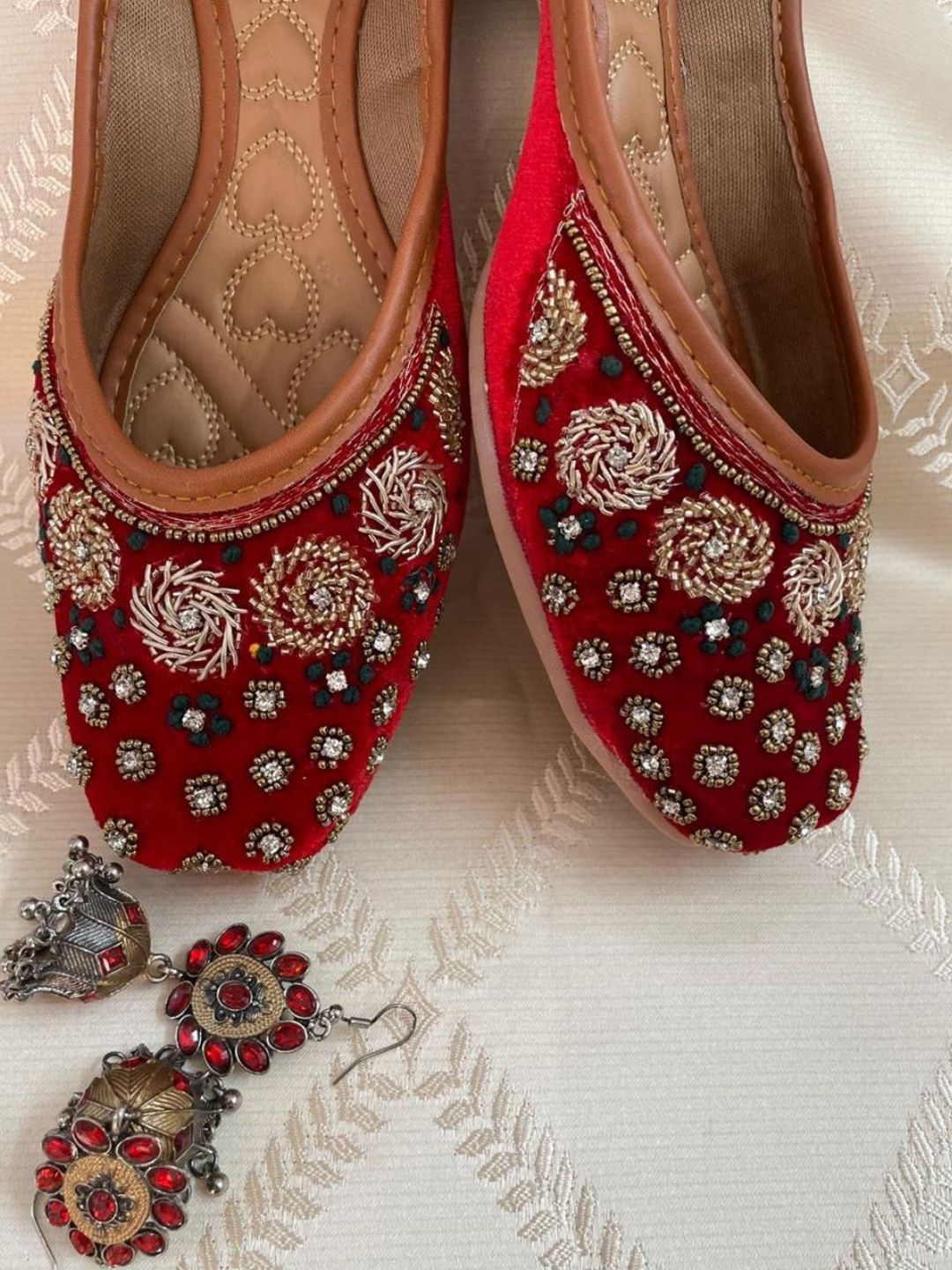 Anouk Women Embellished Ethnic Mojaris Flats-picture-36