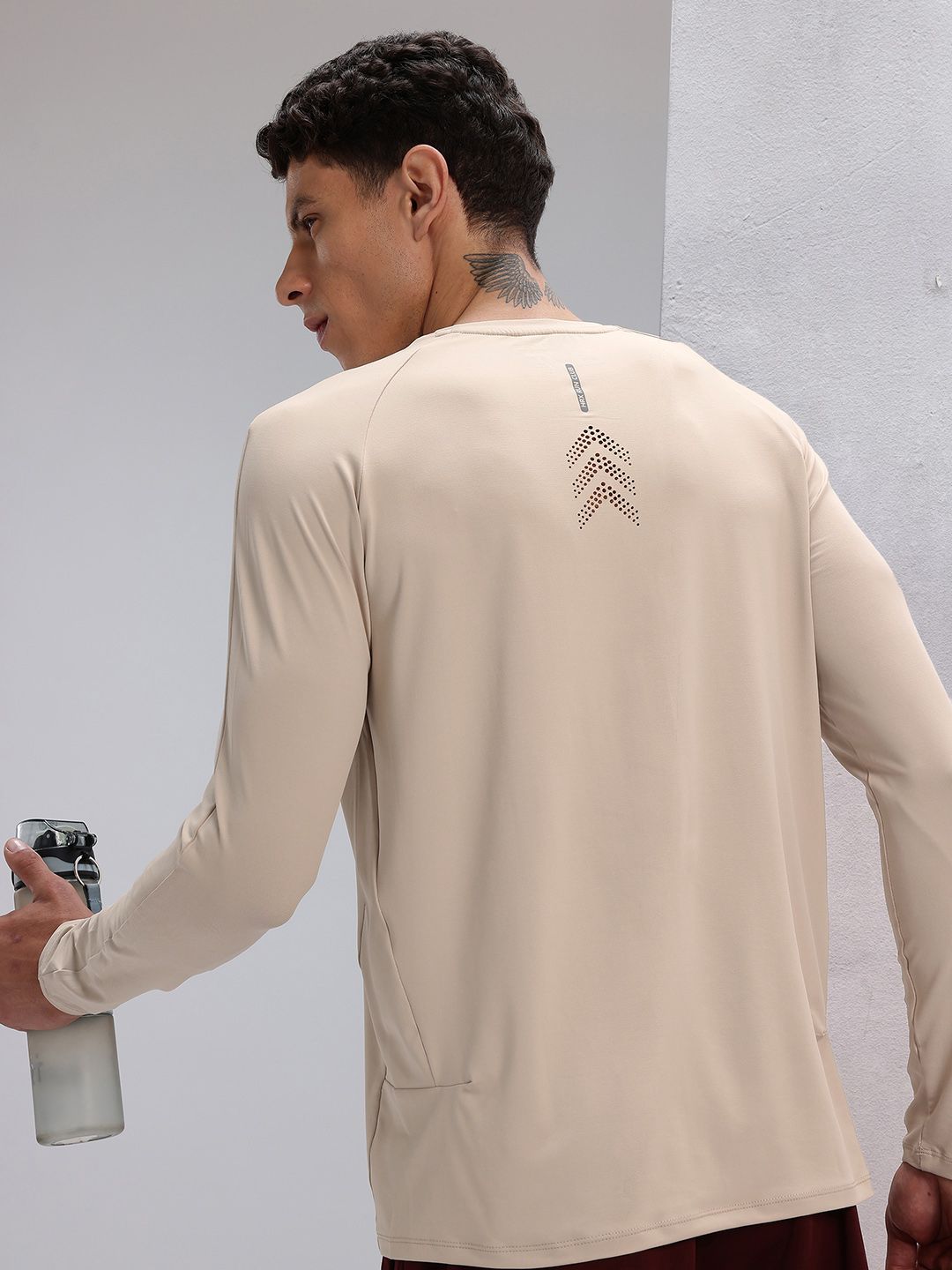HRX by Hrithik Roshan Long Raglan Sleeves Perforation Detail Running T-shirt-picture-35
