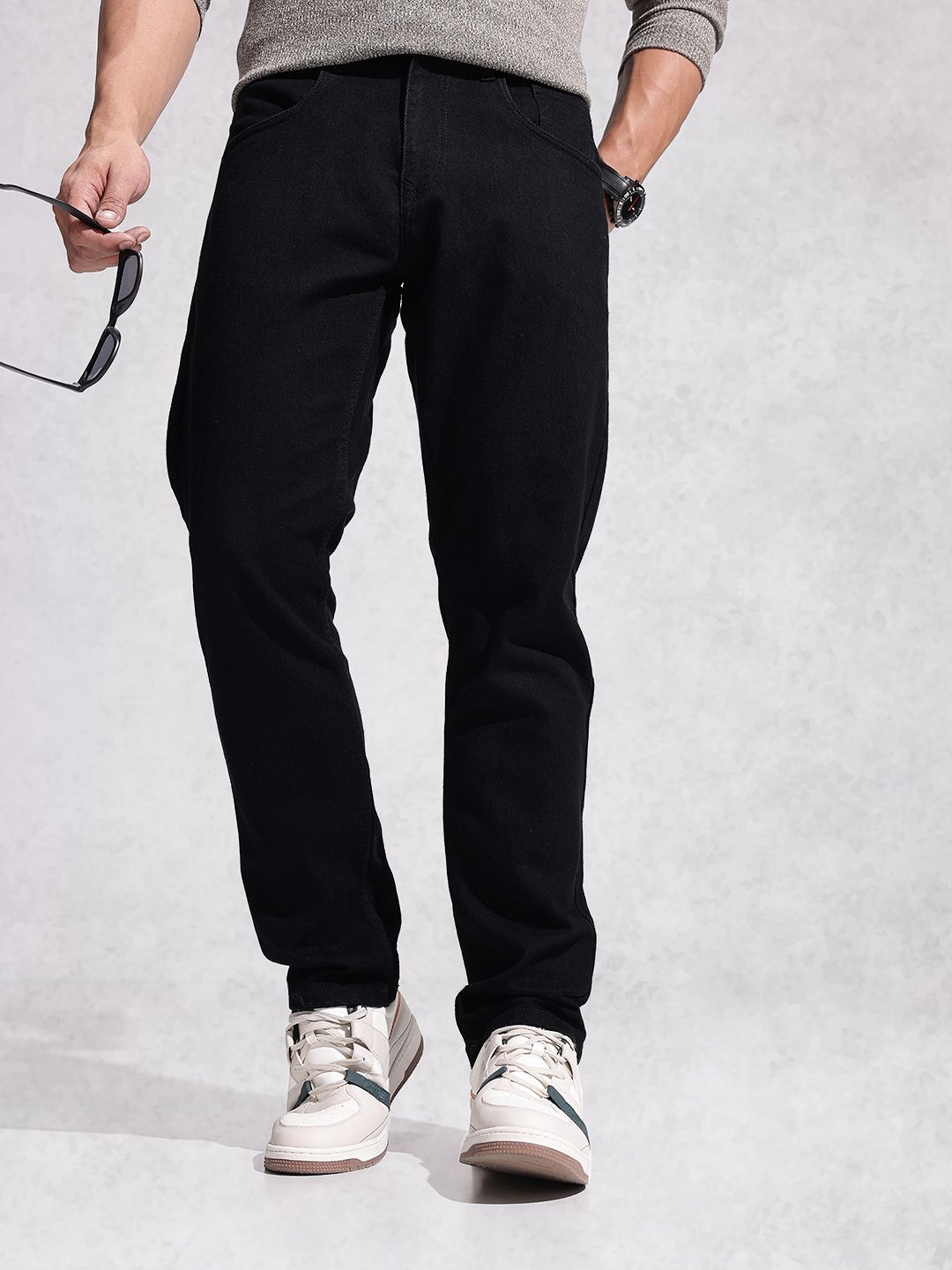 WROGN Men Relaxed Fit Mid-Rise Light Fade Stretchable Jeans-picture-11