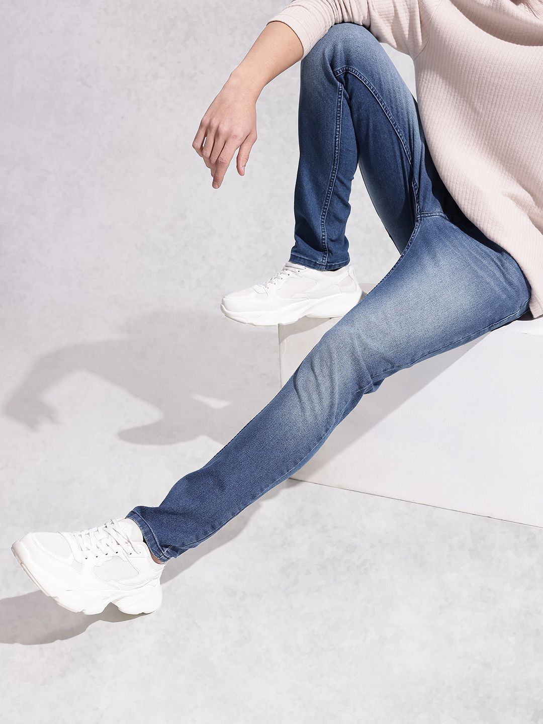 WROGN Men Slim Tapered Fit Mid-Rise Light Fade Stretchable Jeans-picture-31