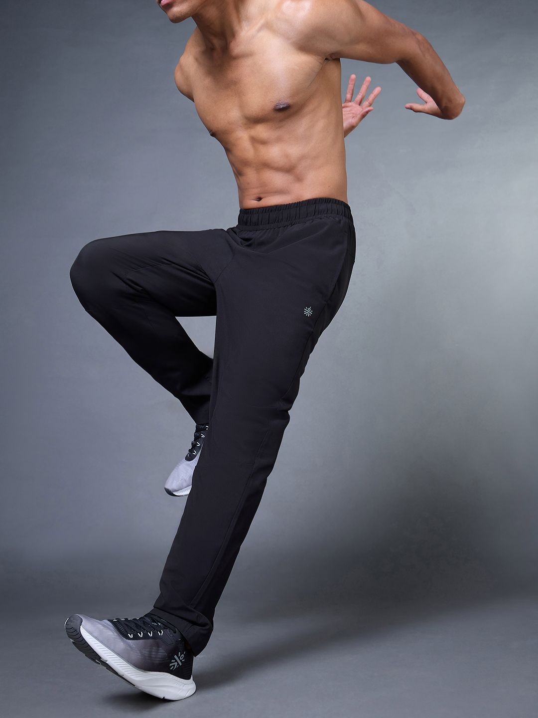 CULT Men's Black Night Run Trackpants-picture-53