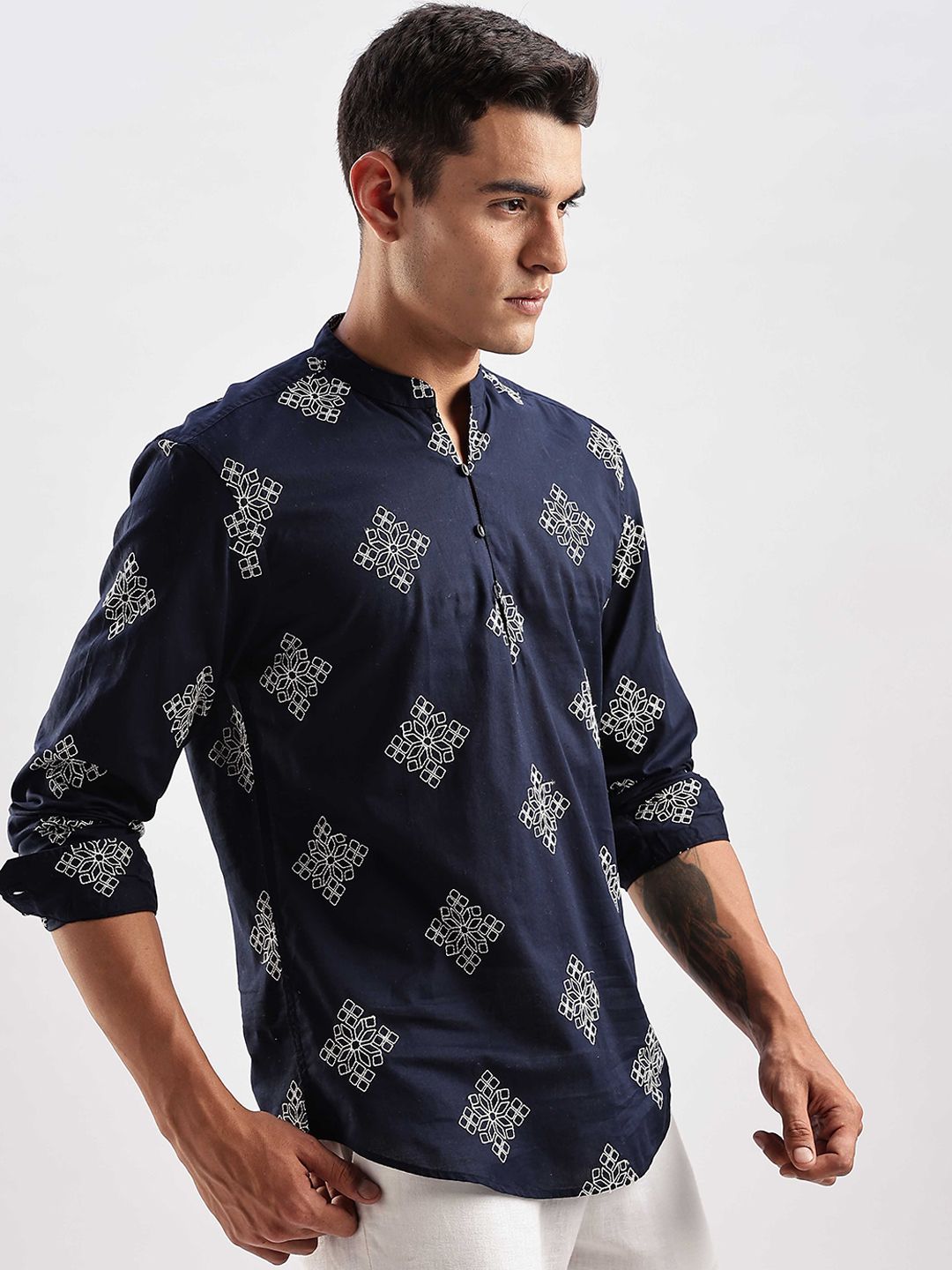 here&now HERE&NOWFloral Embroidered Mandarin Collar Cotton Short Kurta-picture-48