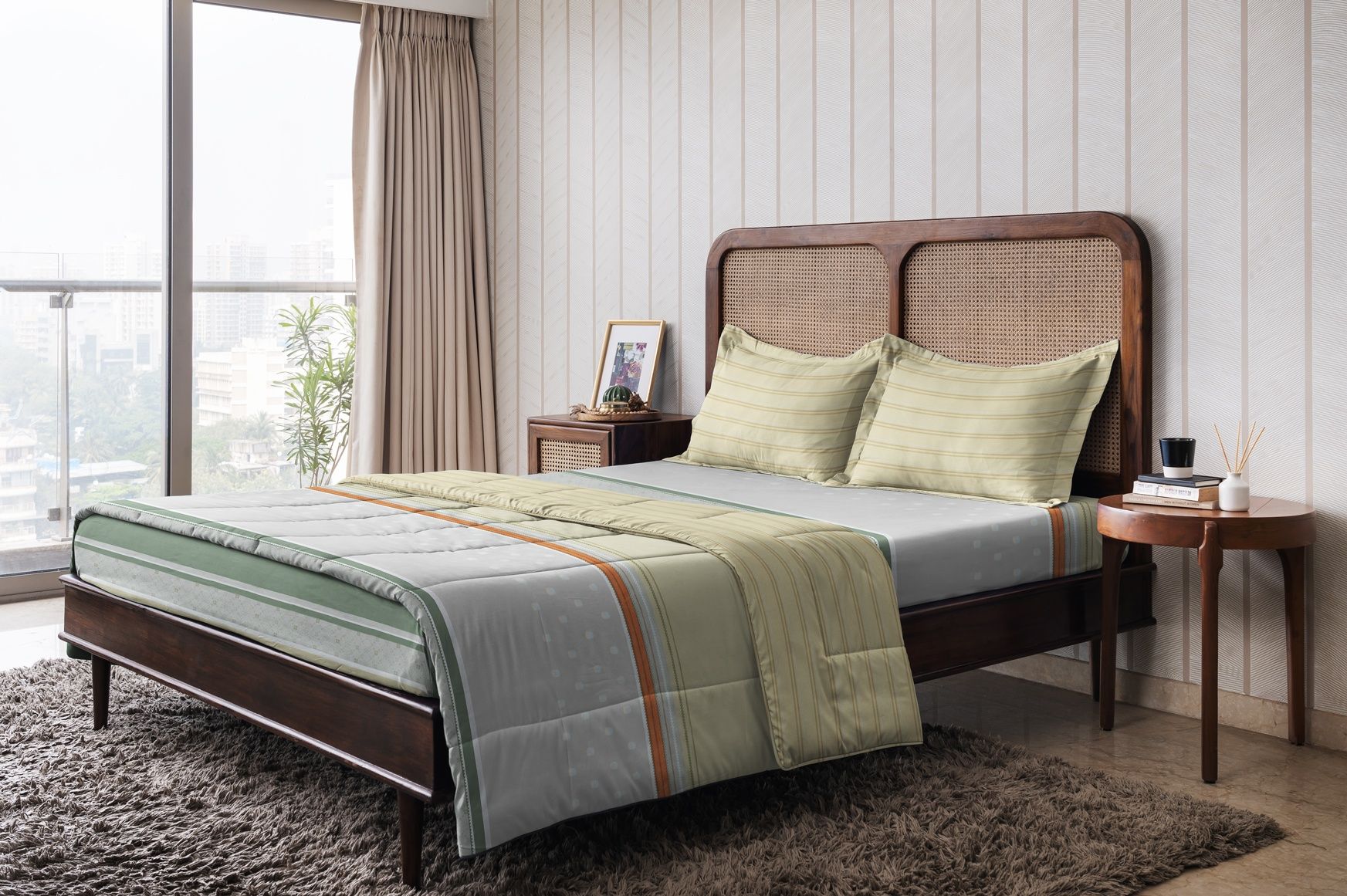 The Happy Pod Green & Yellow Geometric Microfiber AC Room 150 GSM Double Bed Comforter-image-8