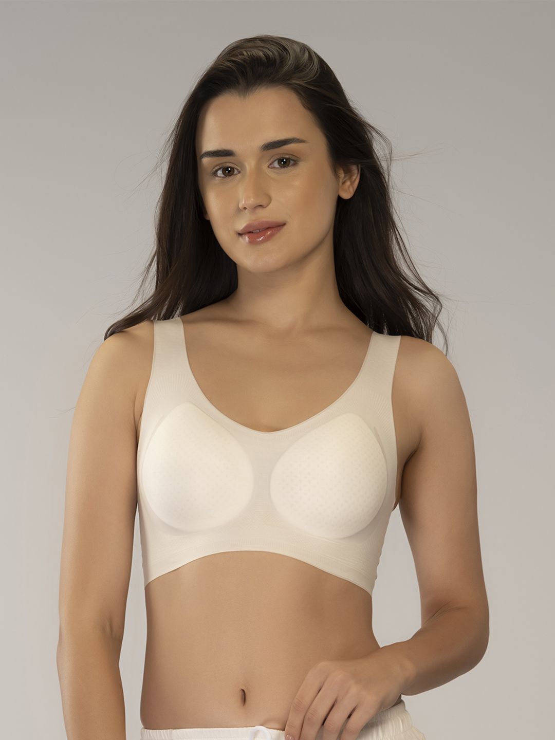 Sonari SM 202 Full Coverage Seamless Padded Non-Wired Removable Padding Sports Bra