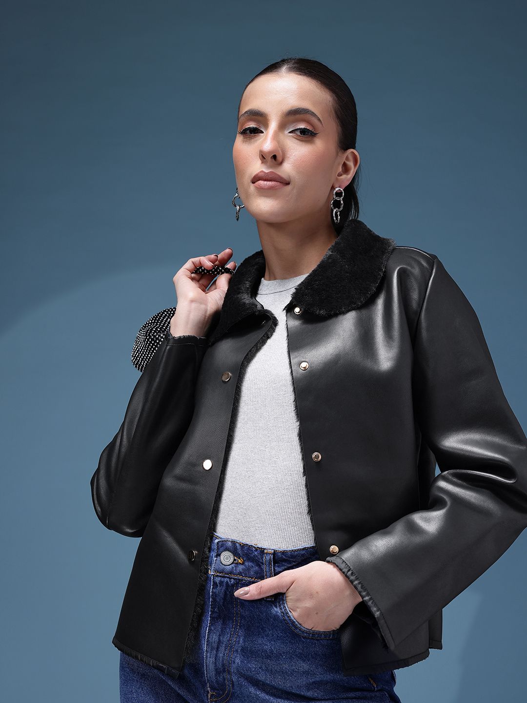 bebe Spread Collar Faux Fur Detail Tailored Jacket-picture-29