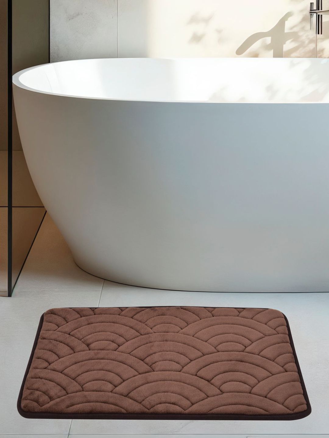 DREAM WEAVERZ Brown Geometric 300 GSM Anti-Skid Bath Rug