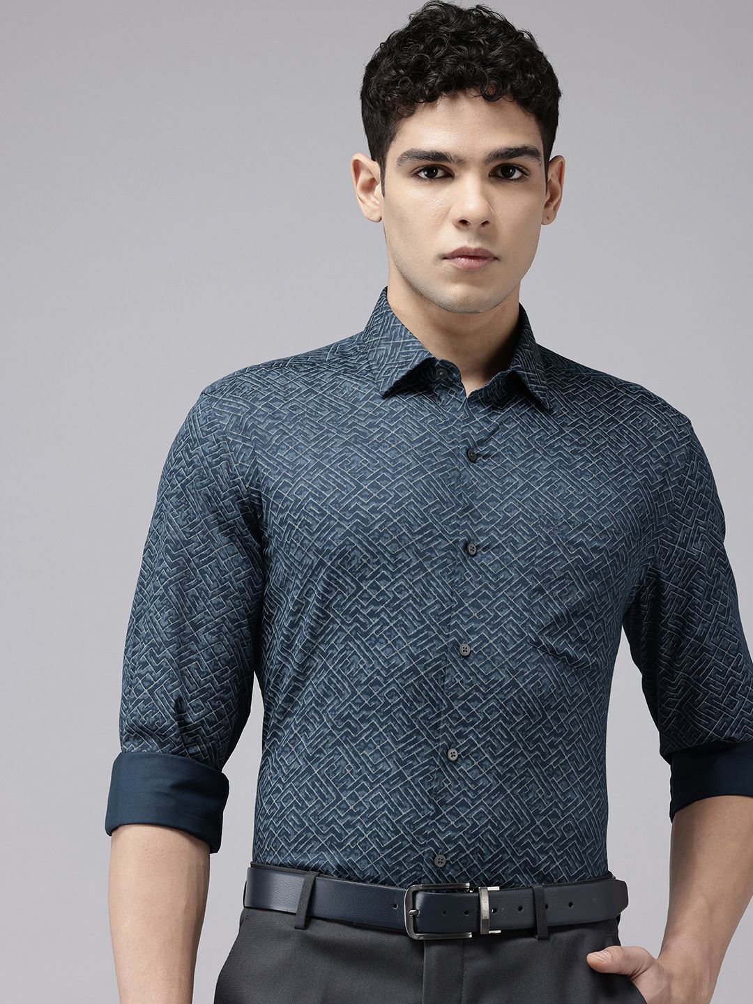 Arrow Manhattan Slim Fit Geometric Printed Pure Cotton Formal Shirt-picture-47
