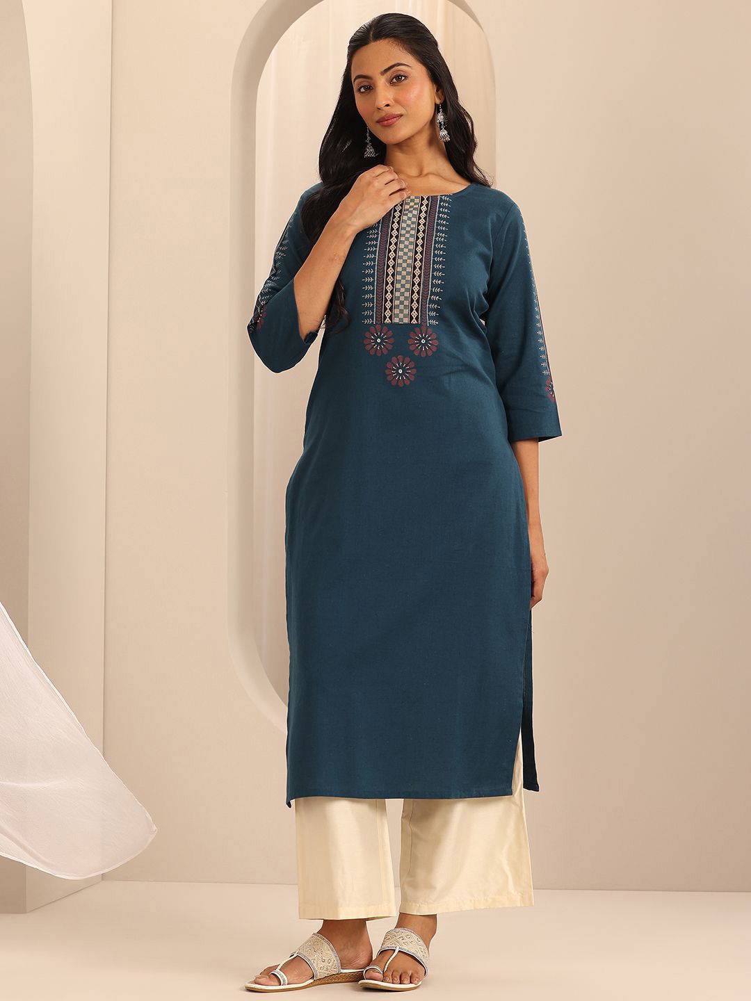 Ethnic Motifs Yoke Design Linen Blend Thread Work Kurta