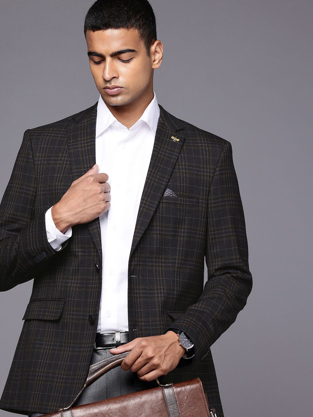 Theme Regular Fit Notched Lapel Collar Single Breasted Formal Blazer-picture-15