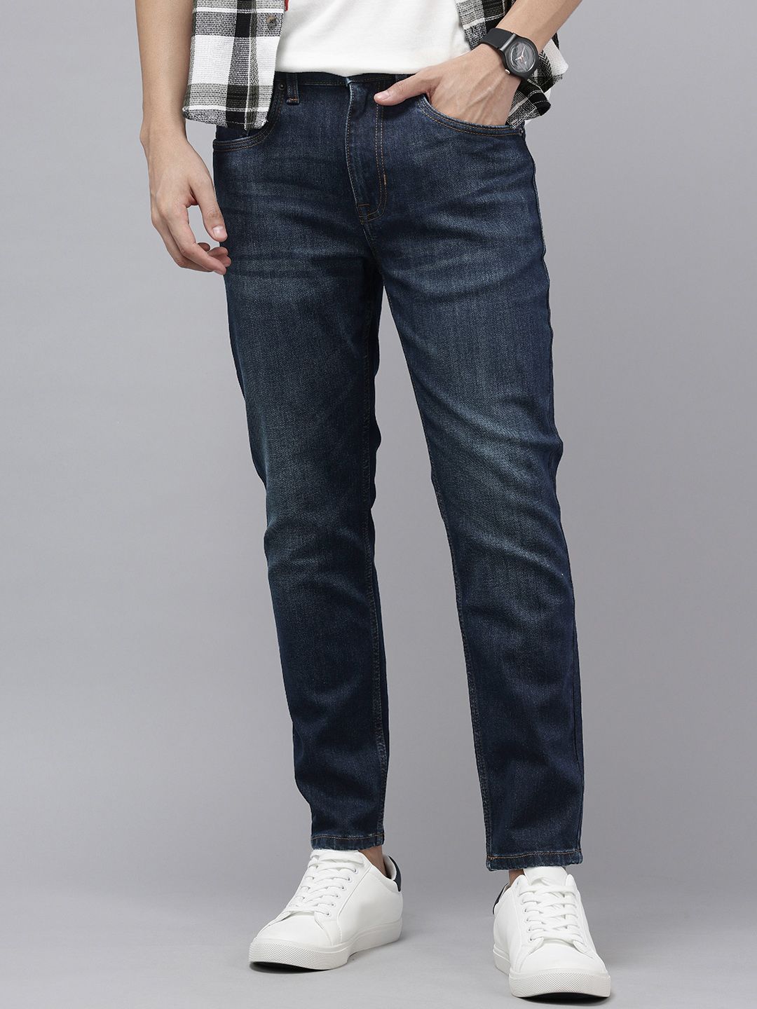 U.S. Polo Assn. Denim Co. Men Cole Tapered Fit Mid-Rise Light Fade Stretchable Jeans-picture-39