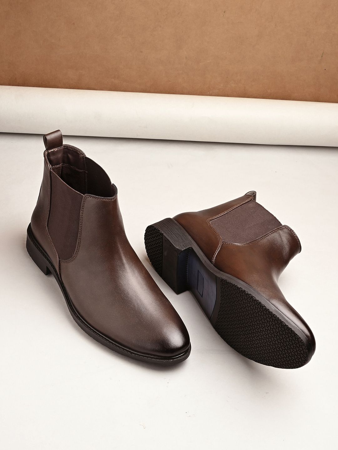 The Roadster Lifestyle Co Men Block-Heeled Chelsea Boots