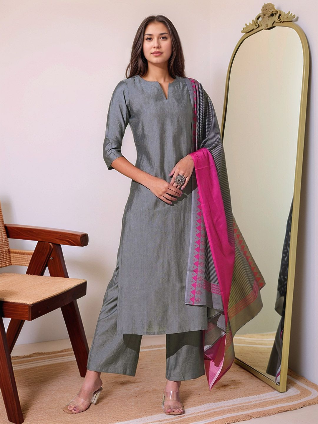 Aaghnya Women Solid Kurta with Palazzo & Dupatta