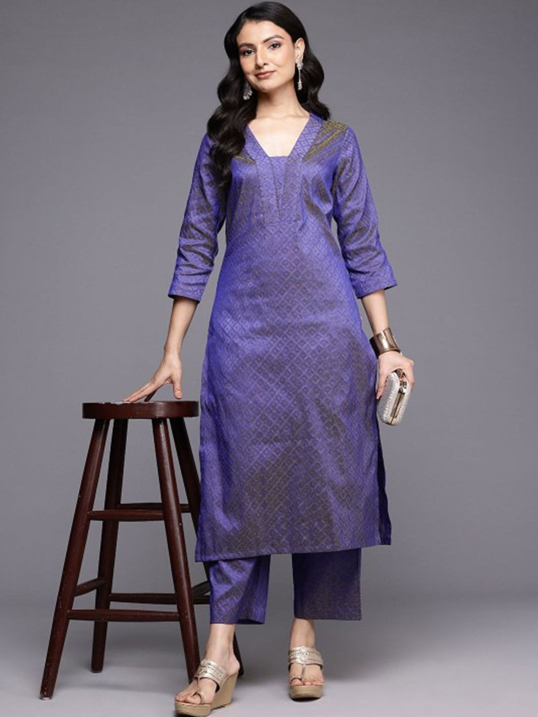 Varanga Women Regular Kurta with Trousers