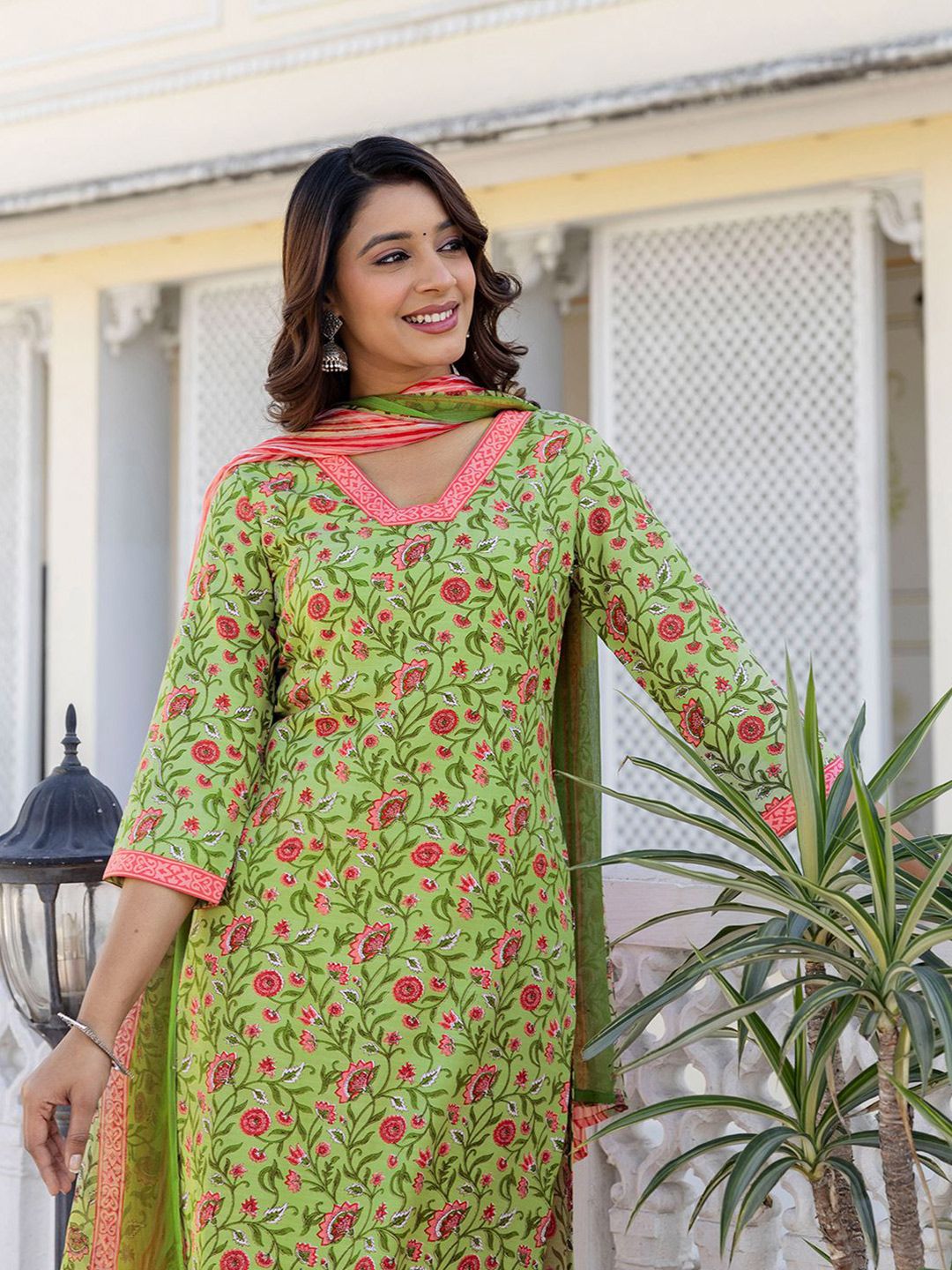 SKYLEE Women Paisley Printed Regular Kurta Set