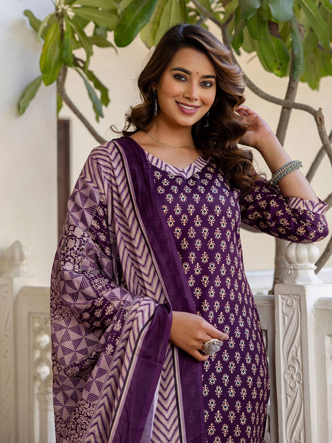 SKYLEE Women Geometric Printed Round Neck Regular Kurta with Trousers & Dupatta