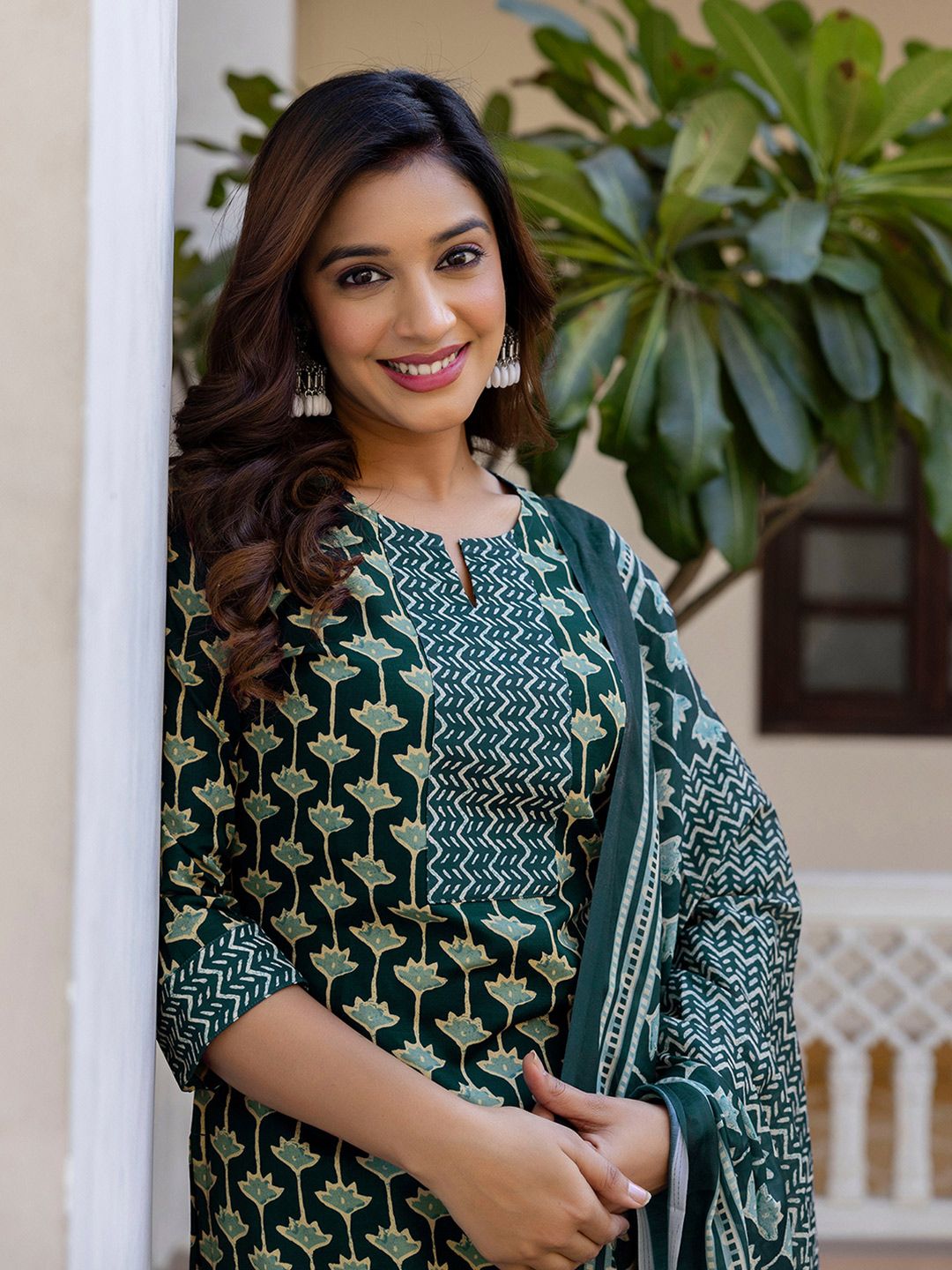 SKYLEE Floral Printed Notch Neck Straight Kurta With Trousers & Dupatta