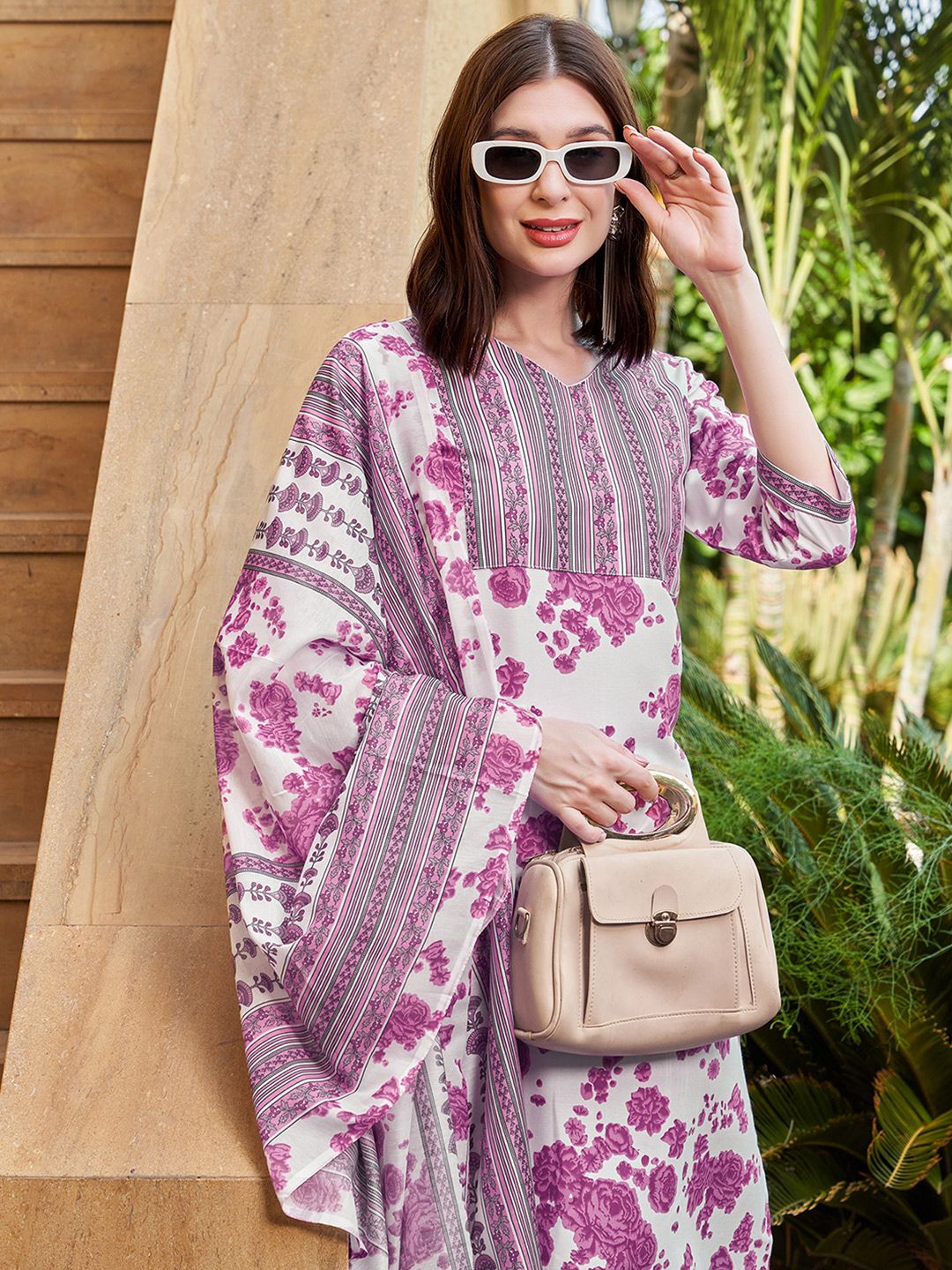 SKYLEE Women Floral Printed Regular Kurta with Trousers & Dupatta