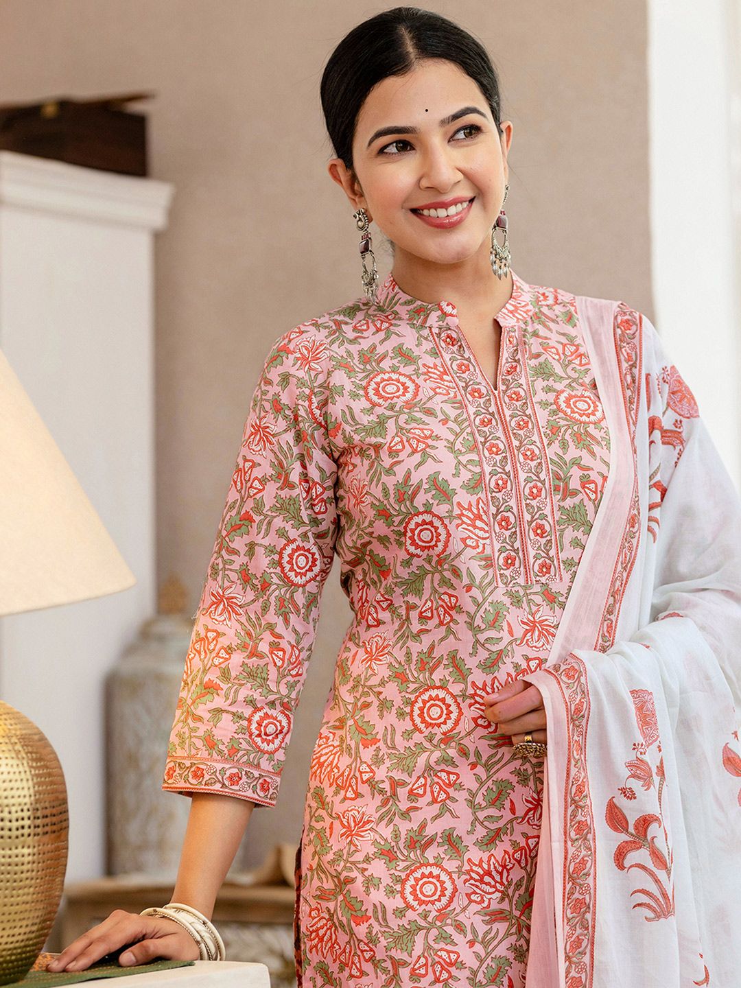 SKYLEE Floral Printed Mandarin Collar Straight Kurta With Trousers & Dupatta