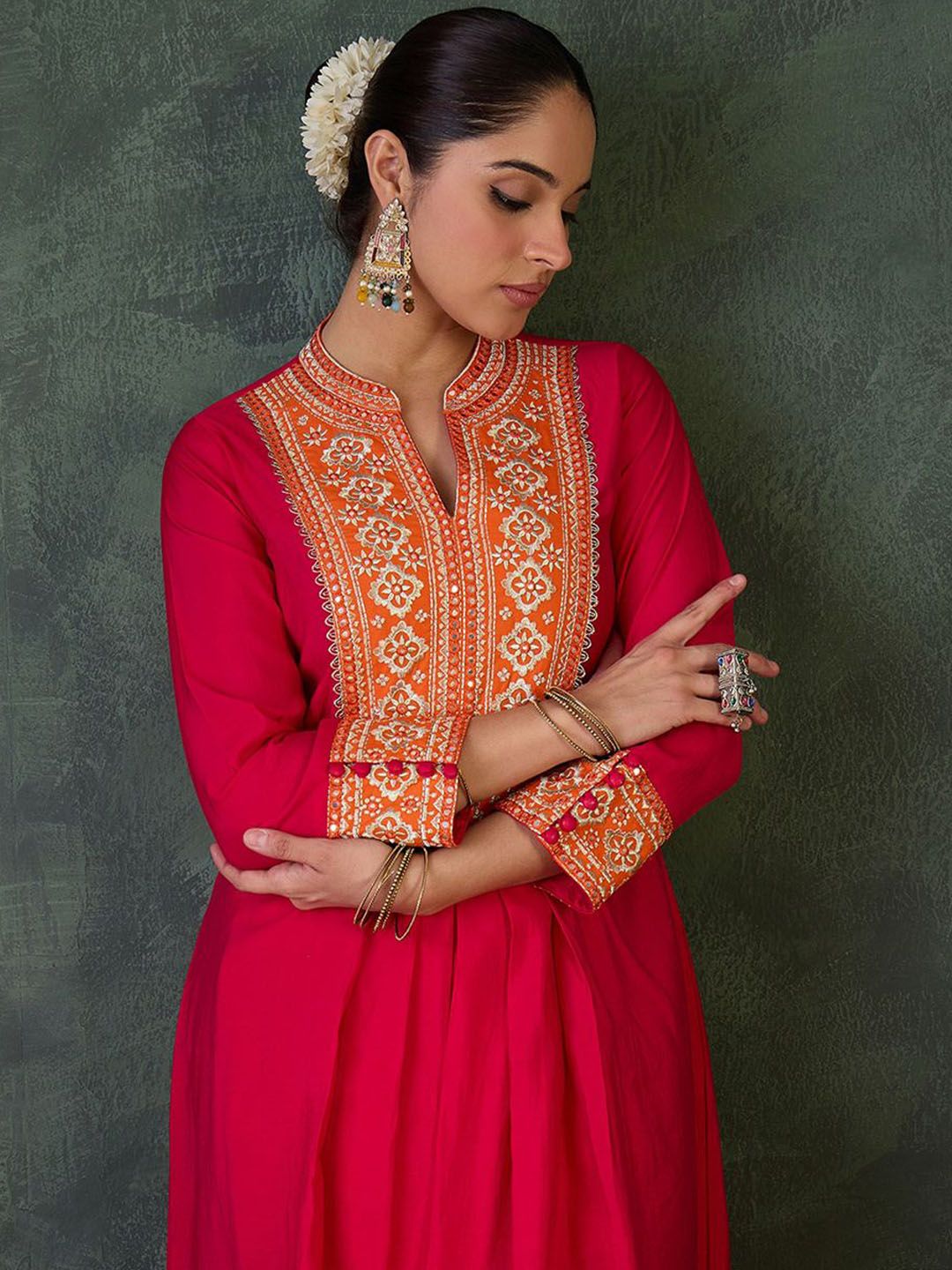 Indo Era Women Floral Embroidered Kurta with Trousers