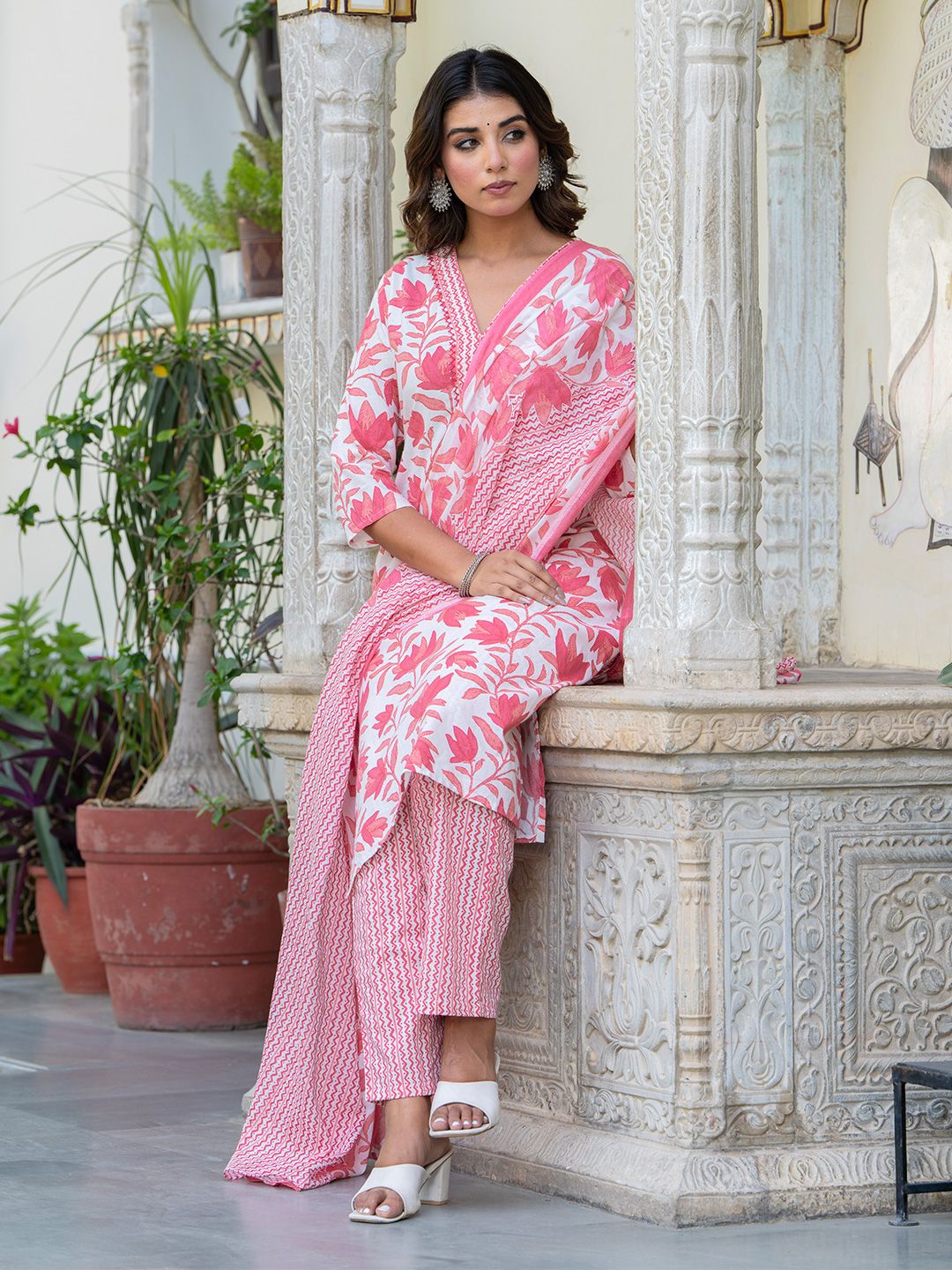 CRENOL THREADS Women Floral Print Regular Pure Cotton Kurta Sets With Dupatta