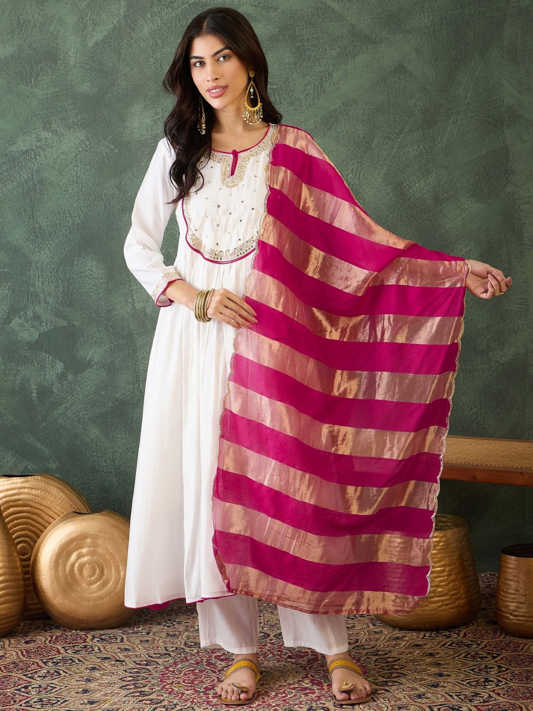 Navlik Women Floral Embroidered Kurta with Trousers & Dupatta