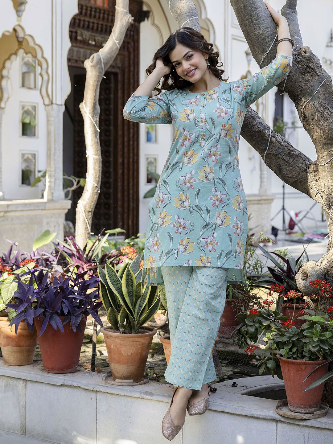 Anouk Rustic Floral Printed Round Neck Straight Cotton Kurta With Trouser