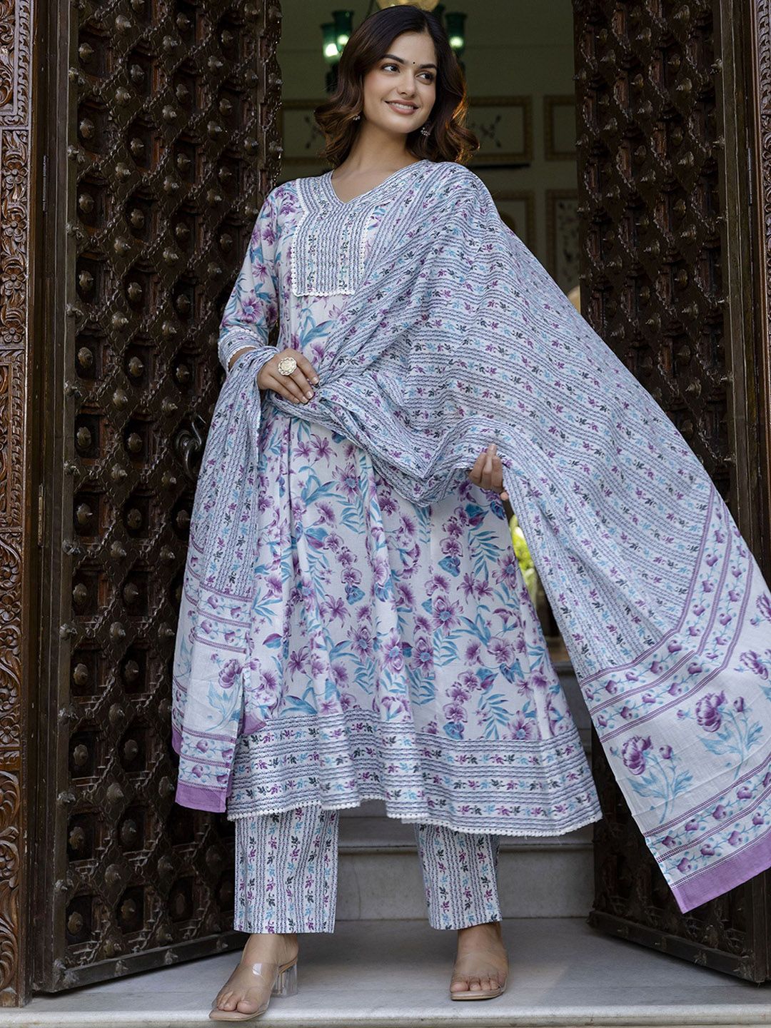 Anouk Women Floral Embroidered Aari Work Kurta with Pyjamas & Dupatta Kurta Sets