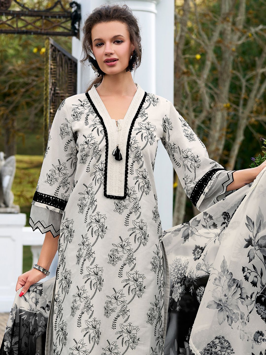 Indo Era Floral Embroidered Regular Thread Work Pure Cotton Kurta & Trousers With Dupatta