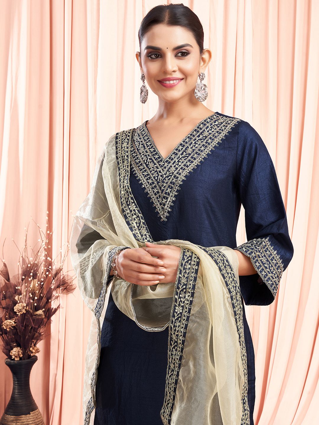 SKYLEE Women Floral Embroidered Kurta with Trousers & Dupatta