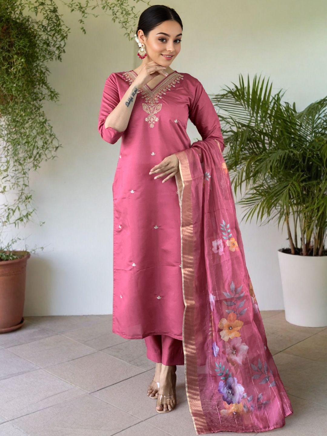 SZN Women Mauve Chanderi Silk Kurta Sets